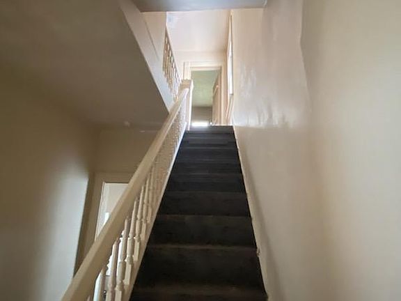 2nd image of 736 New Castle Ave