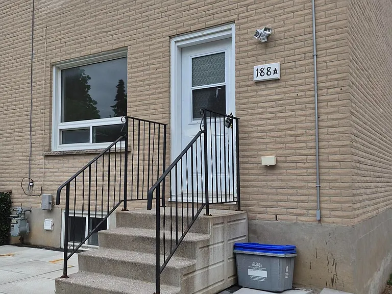 188 Anne St S #A — Photo 21