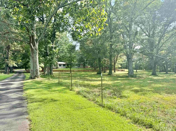 6752 County Road 6, Florence, AL 35633