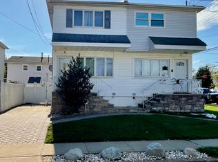 4 Waterside Pkwy, Staten Island, NY 10308