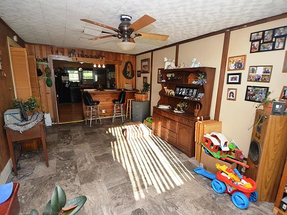 5th image of 685 E County Road 300 N