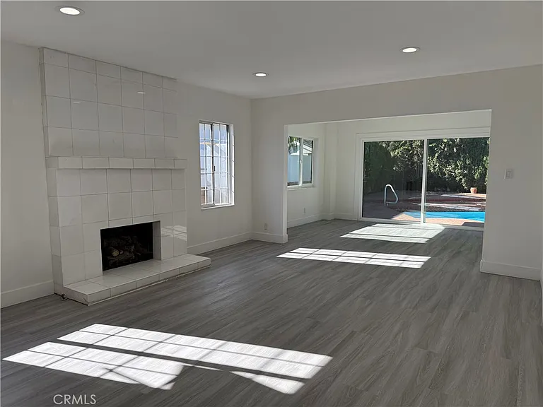 5527 Beckford Ave — Photo 7