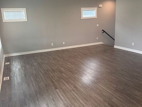 3rd image of 8879 Primo Ln