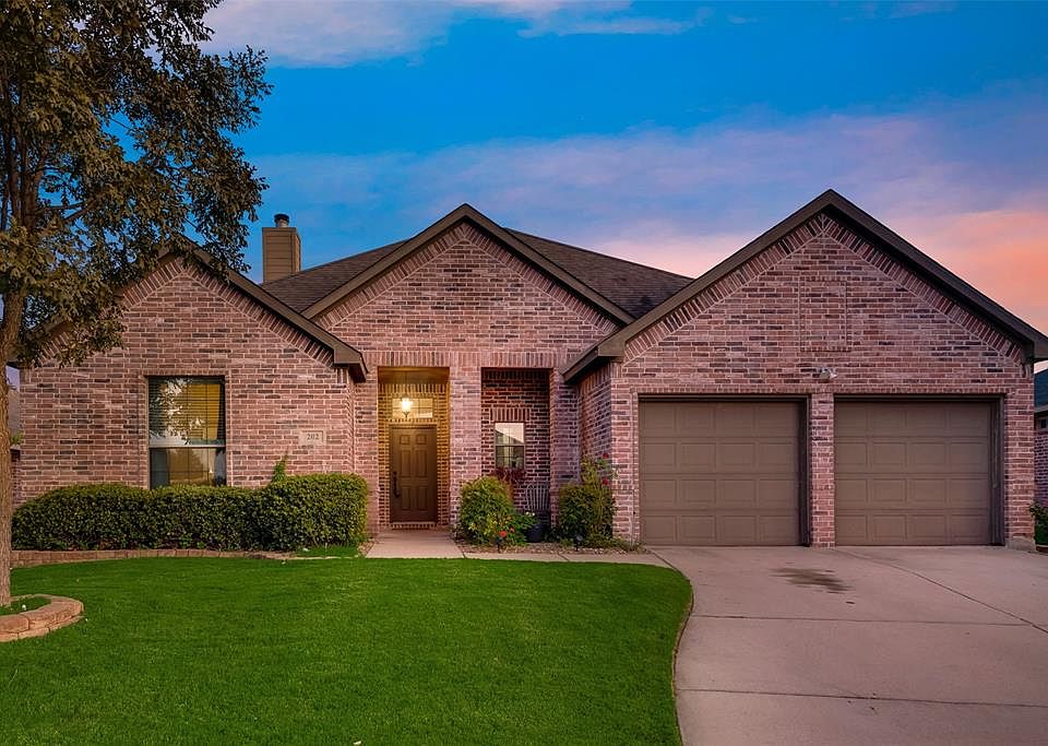 1st image of 202 Creekwood Dr