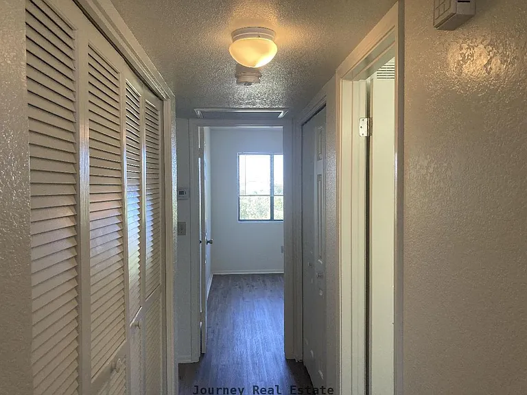 1004 E Goodwin St — Photo 6