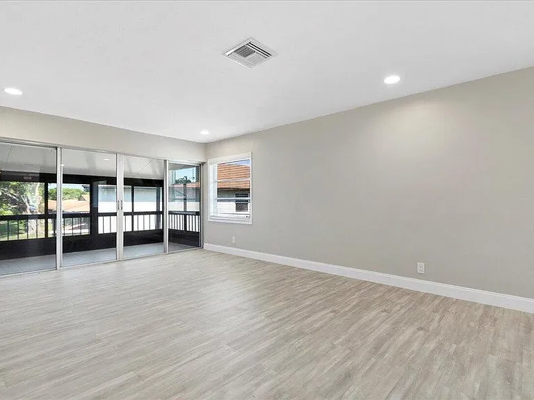 13921 Royal Palm Ct #D — Photo 13