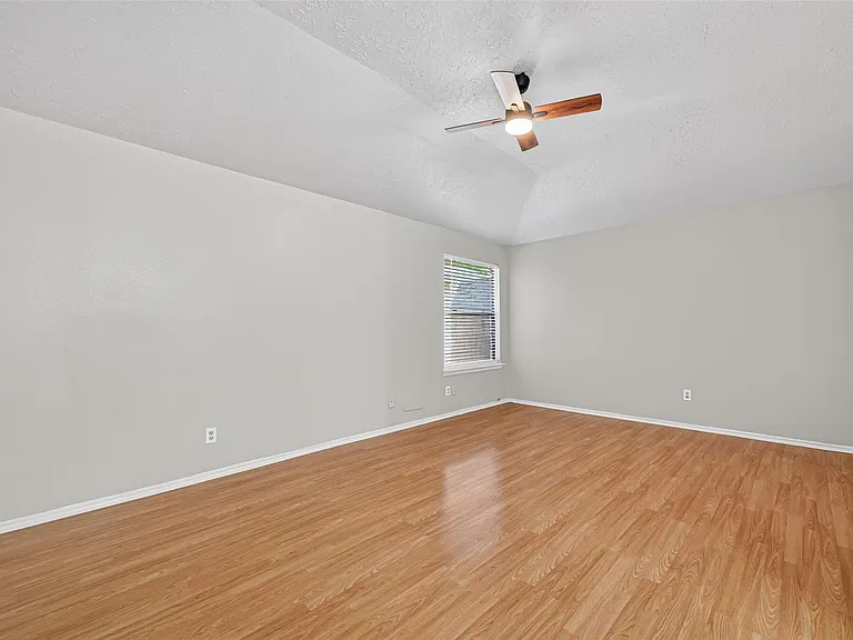 2310 Woodwind Dr — Photo 34