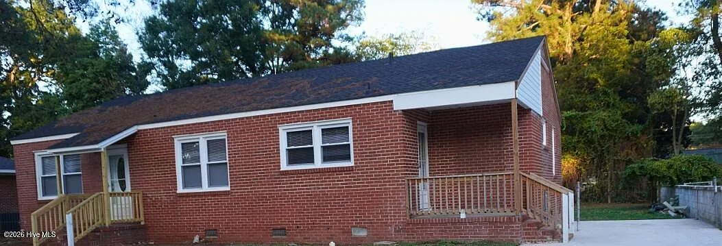 3 bed, 2.0 bath, 1260 sqft, $1,950 — Photo 1