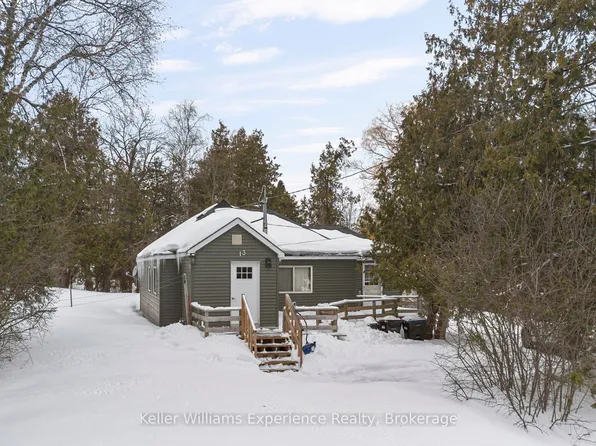 13 Arthur St, Collingwood, ON L9Y 0X2