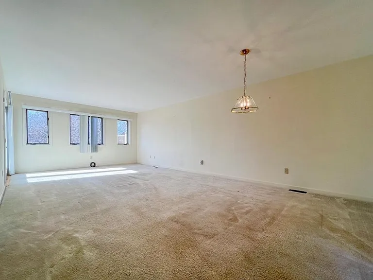 370 Chickory Way #1 — Photo 6