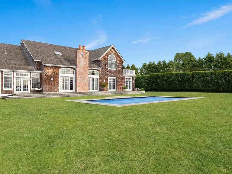 8 Whispering Fields Ct — Photo 1