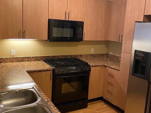 2nd image of 1465 C St Unit 3214
