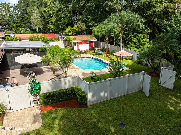 4th image of 923 LIVE OAK Lane