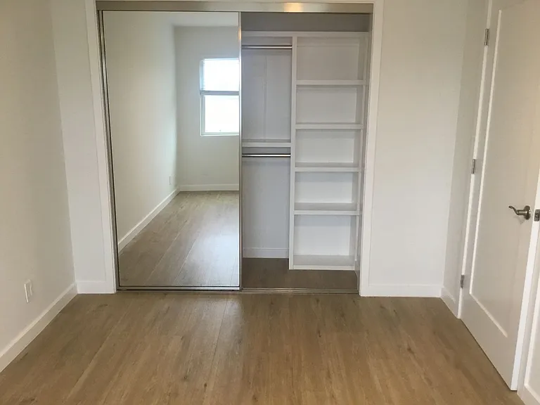 COMPLETELY REMODELED TOWNHOUSE FOR RENT — Photo 13