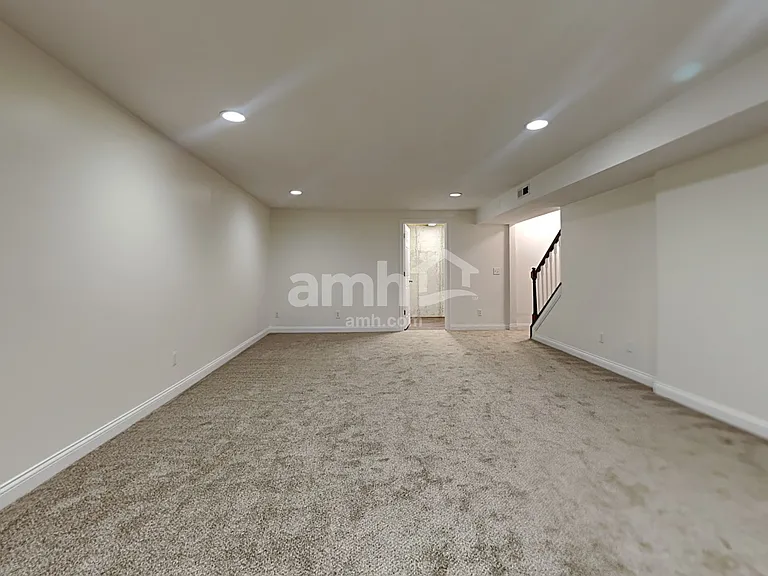 10323 Savannah Ct — Photo 8