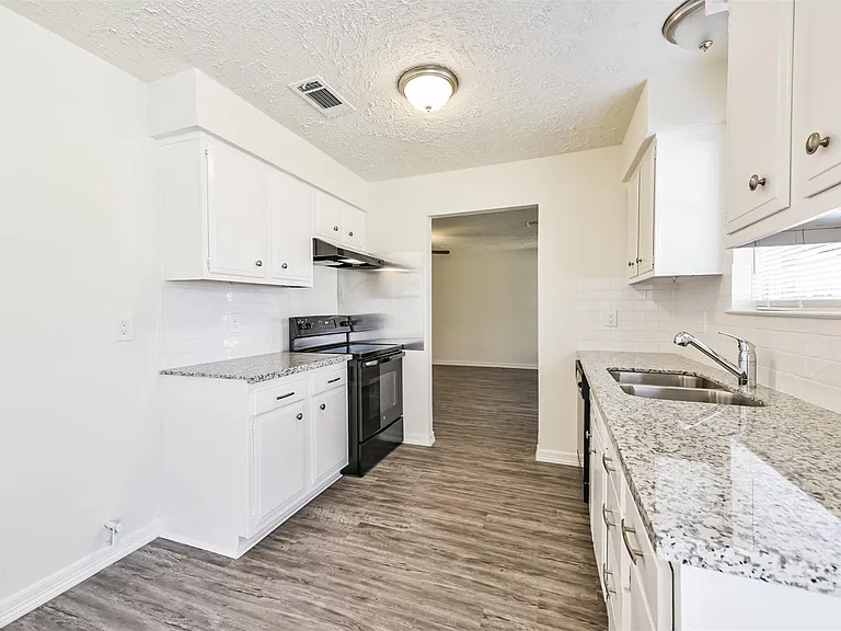 9563 Sutter Park Ln — Photo 11
