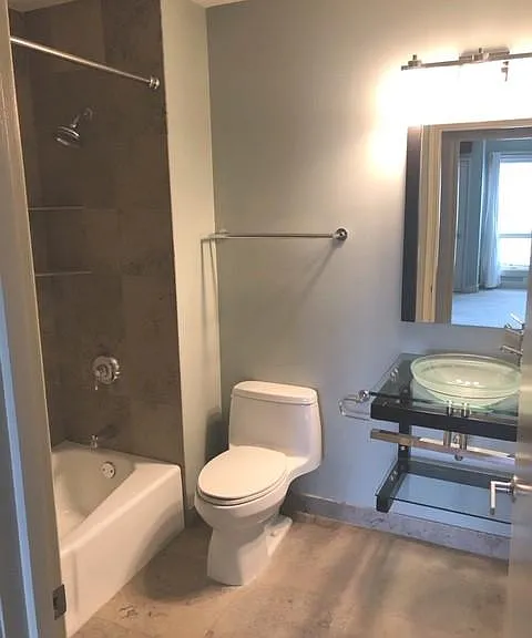 35 Harborview Dr #302 — Photo 24
