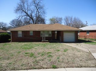 1716 Donahoe Dr, Ponca City, OK 74601
