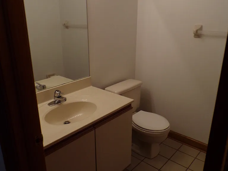 76 W Hubbard Ave — Photo 6