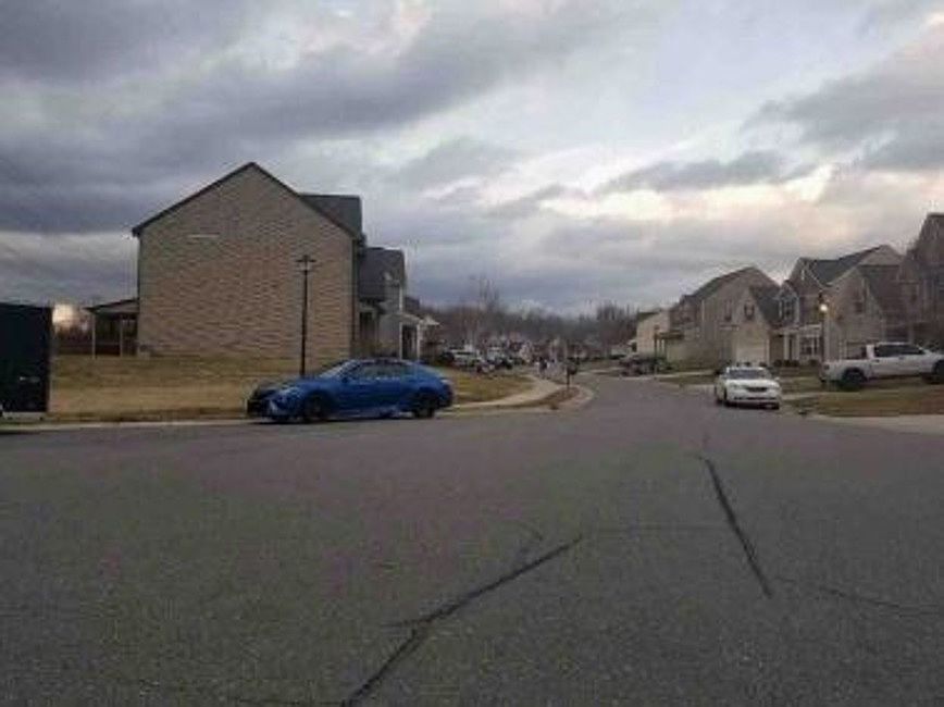 Exterior Neighborhood (street photo)