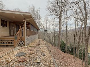 66 Shadow Woods Trl, Hayesville, NC 28904