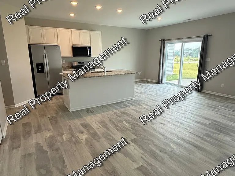 5649 Ruby Rd — Photo 2