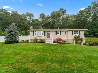 22 Hickory Ln, Shelton, CT 06484
