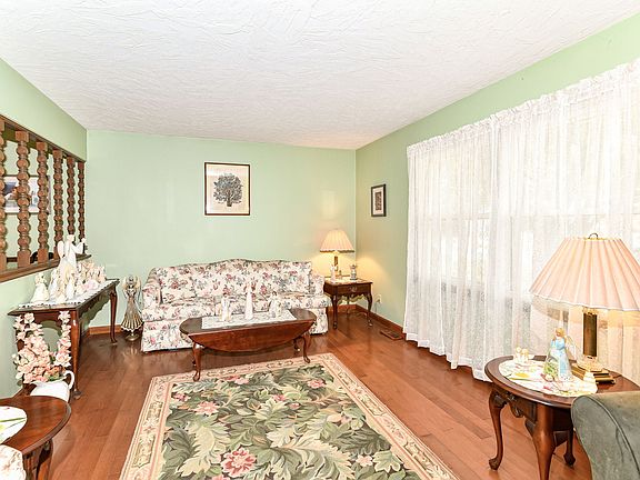 5th image of 6554 Saint James Dr