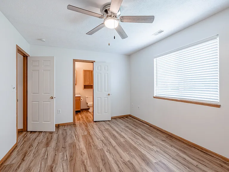 410 W Todd Cir — Photo 18