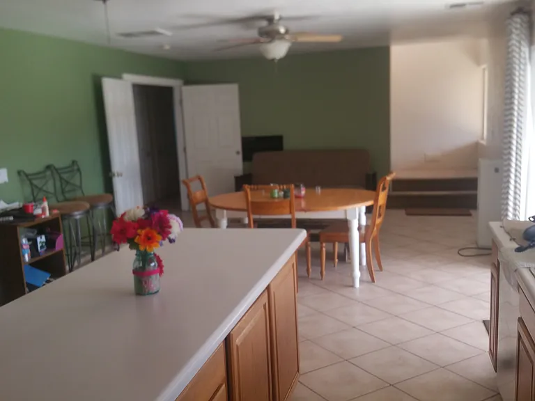 1013 E Glade Ave #4 — Photo 6