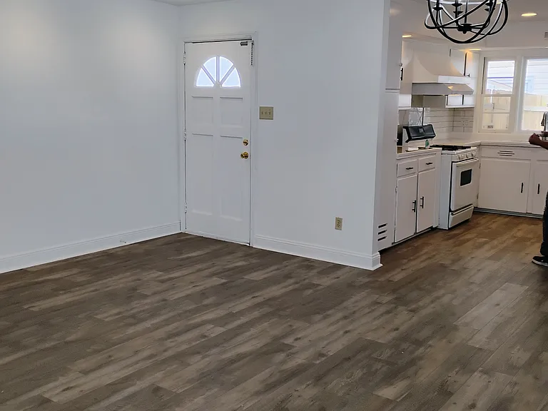 1205 Lair Ave — Photo 4