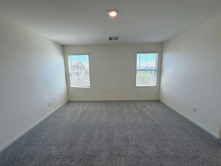 5646 Mesa Sedona St — Photo 32