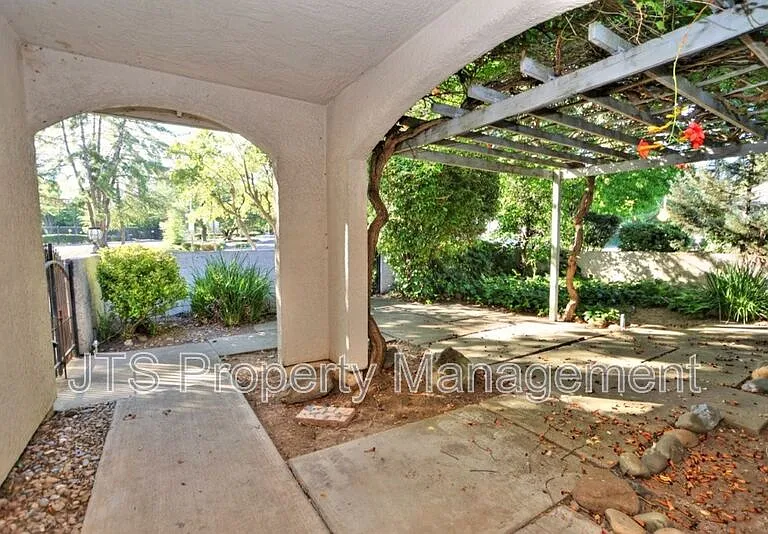 5748 Muldrow Rd — Photo 4