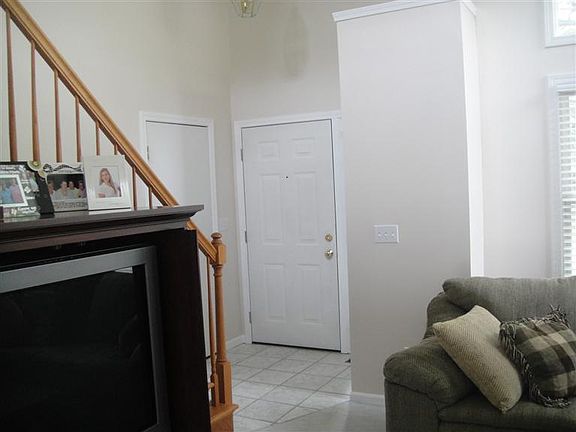 2nd image of 420 Fairfield St