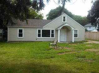 218 S Lyle Ave, Elgin, IL 60123