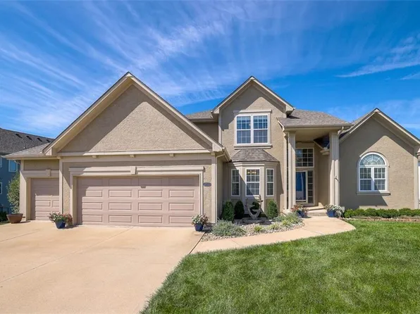 2604 SW Winterview Cir, Lees Summit, MO 64081