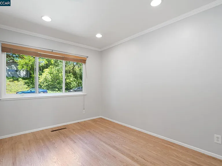 1021 Windsor Dr — Photo 20