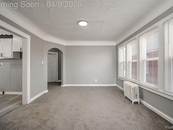 4th image of 15739 Washburn St