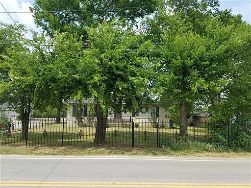 2nd image of 841 Bluebird Rd