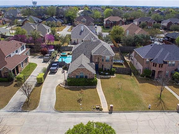 3rd image of 2907 Saint Martin Dr