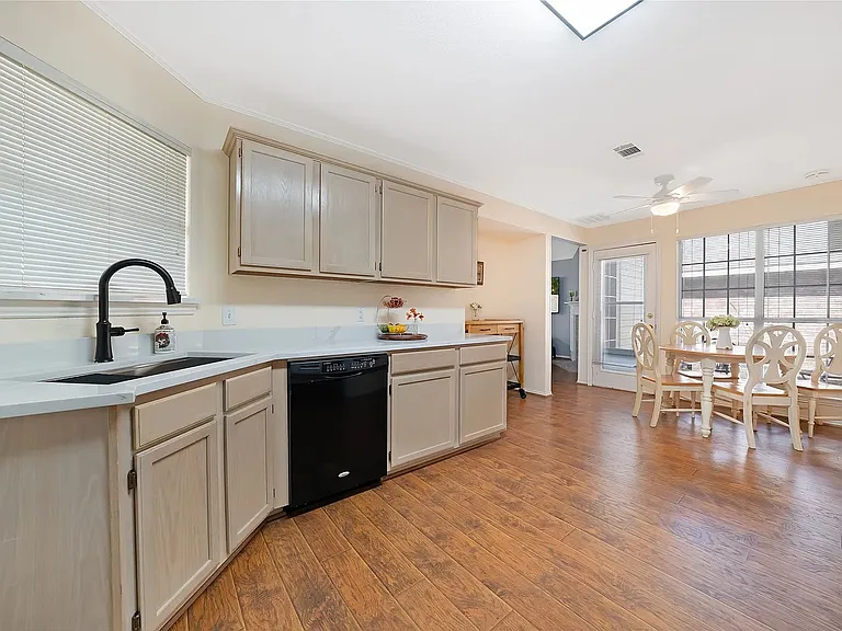 7892 Abbey Rd — Photo 6