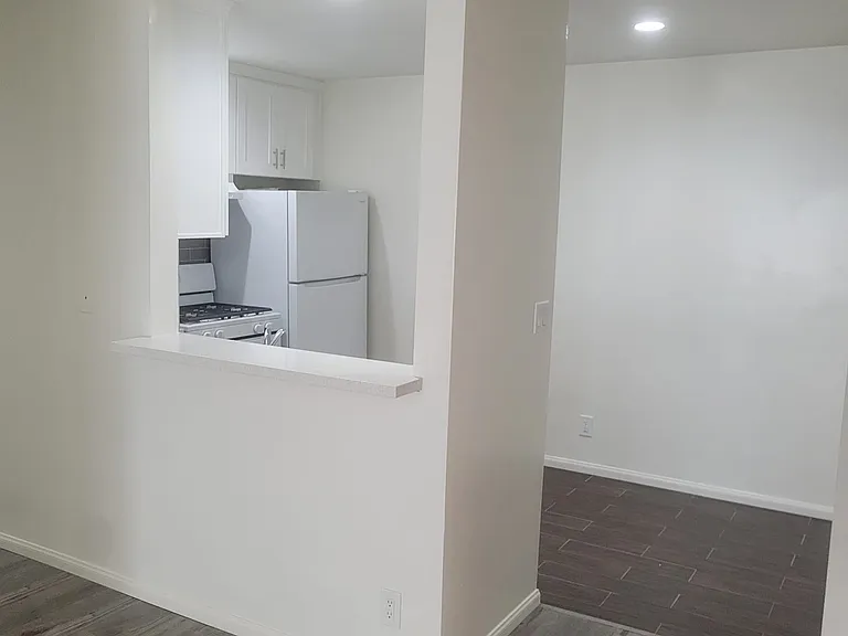 Federal Apartments — Photo 13