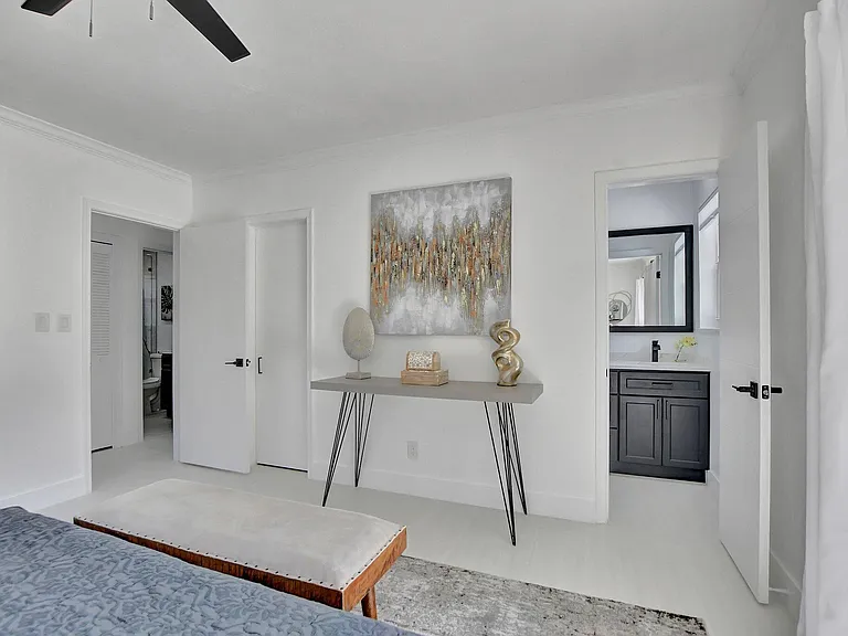 832 SW 10th Ave — Photo 23