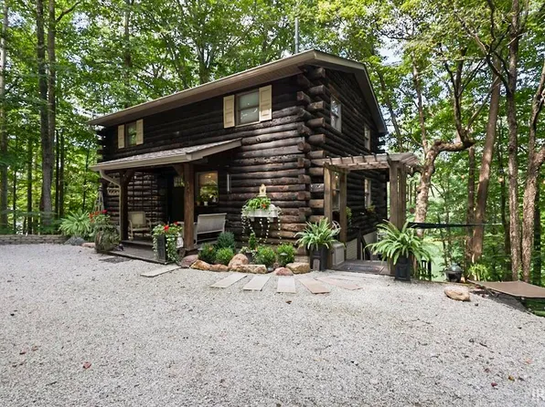 70 Donna Ct, Bedford, IN 47421