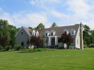 27 Strawberry Hill Rd, Pawling, NY 12564