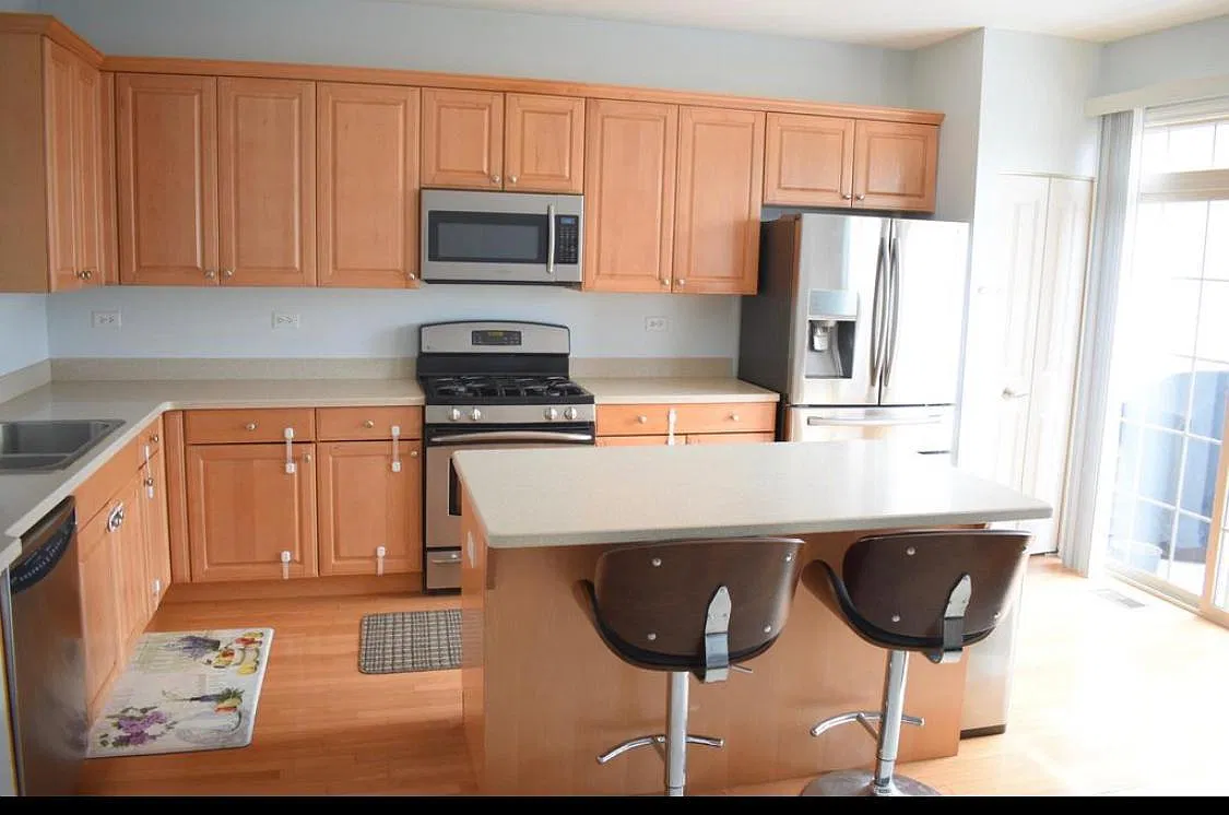 2 bed, 2.5 bath, 1460 sqft, $3,000 — Photo 4