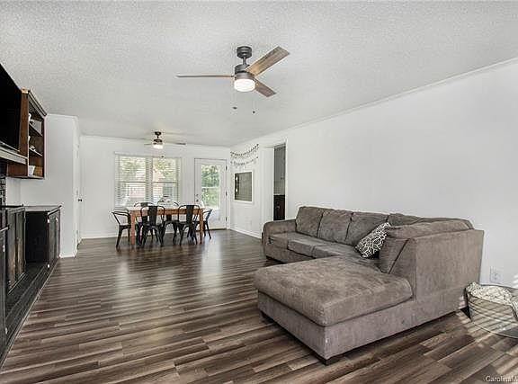 5th image of 143 Cynthia St
