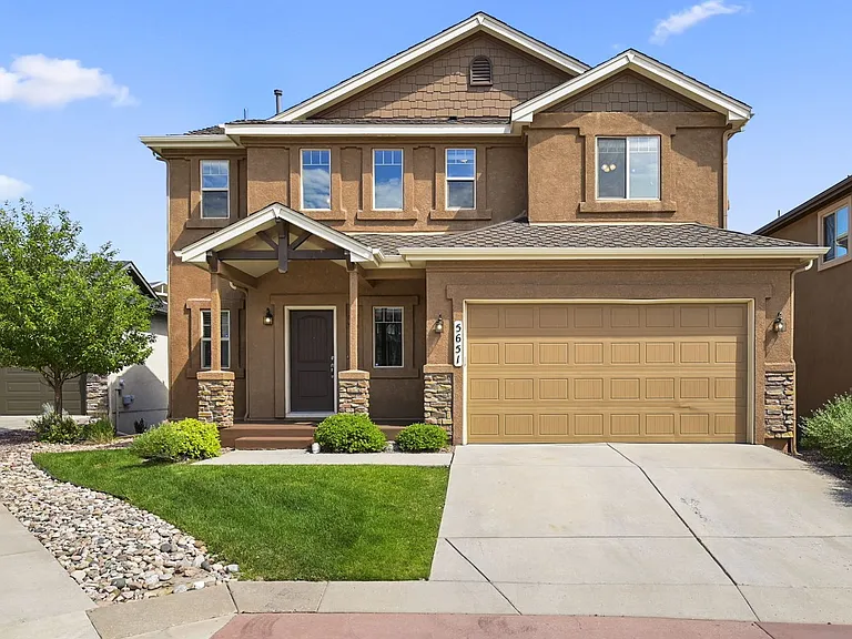 5651 Majestic Dr — Photo 2
