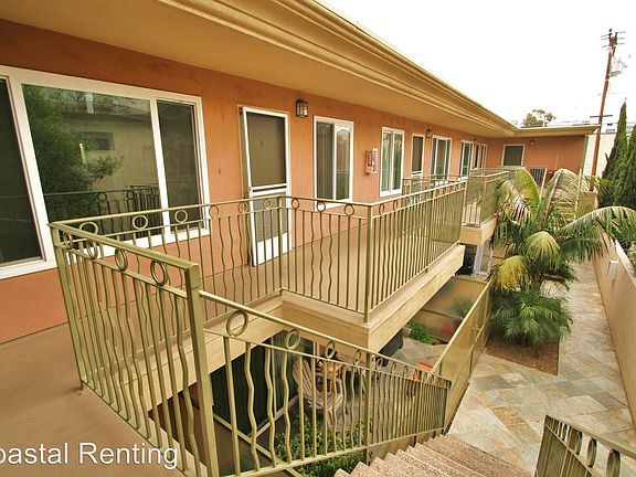 4th image of 394 Coronado Ave APT 9