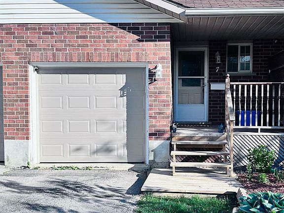 3rd image of 360 Cornridge Pl #7